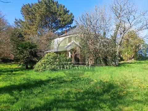 Encantadora casa de piedra reformada con finca y porche - entorno tranquilo y bien comunicado