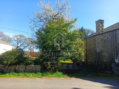 Encantadora casa de piedra reformada con finca y porche - entorno tranquilo y bien comunicado