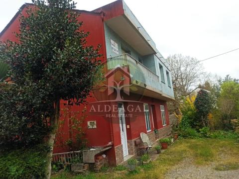 Se vende amplia cassa en Santaballa, Vilalba, con opcion a cafeteria en el bajo