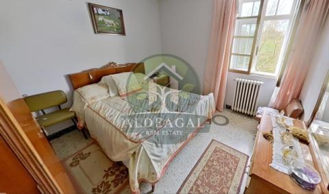 Se vende amplia cassa en Santaballa, Vilalba, con opcion a cafeteria en el bajo