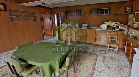 Se vende amplia cassa en Santaballa, Vilalba, con opcion a cafeteria en el bajo