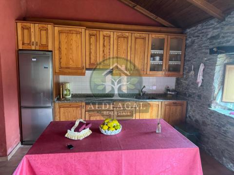 Encantadora casa de piedra restaurada en Pacios (Begonte, Lugo)