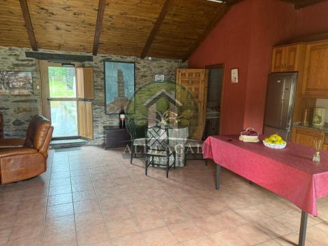 Encantadora casa de piedra restaurada en Pacios (Begonte, Lugo)