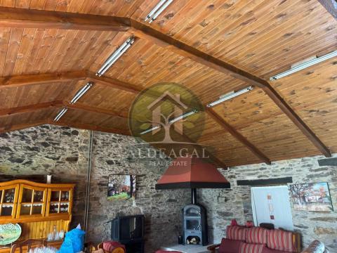 Encantadora casa de piedra restaurada en Pacios (Begonte, Lugo)