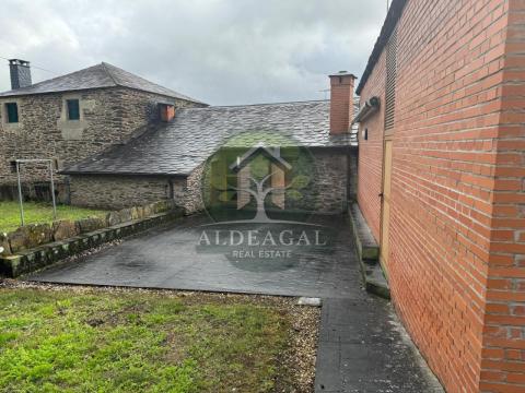 Encantadora casa de piedra restaurada en Pacios (Begonte, Lugo)